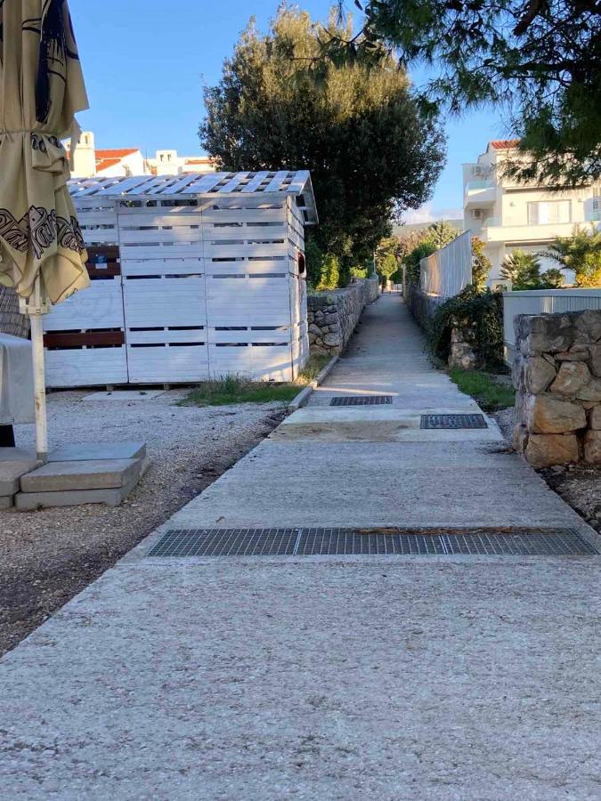 Family Apartments Tomy Punat Buitenkant foto