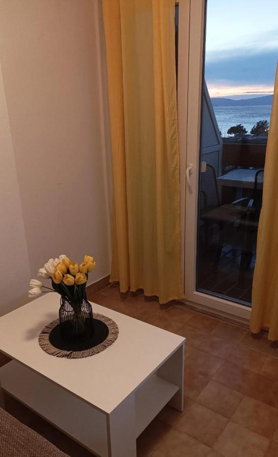 Family Apartments Tomy Punat Buitenkant foto