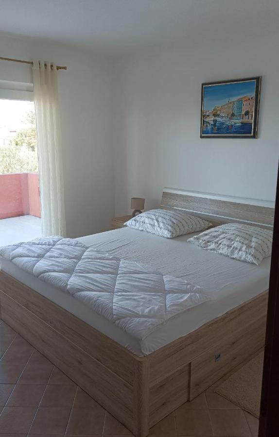 Family Apartments Tomy Punat Buitenkant foto