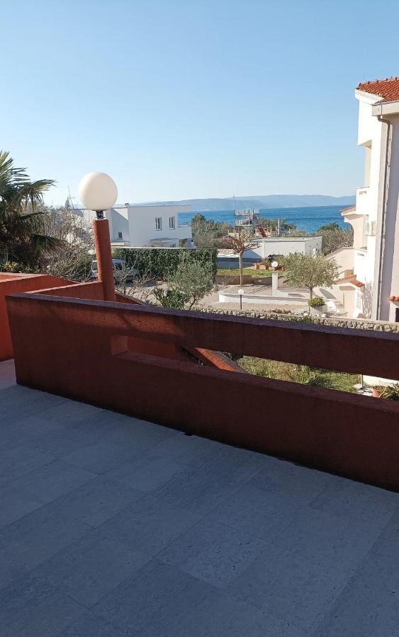 Family Apartments Tomy Punat Buitenkant foto