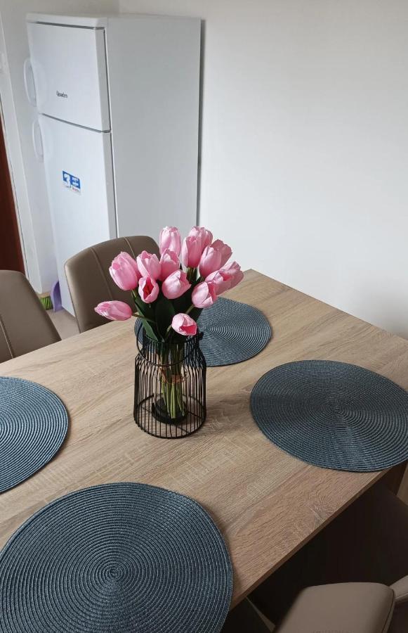 Family Apartments Tomy Punat Buitenkant foto