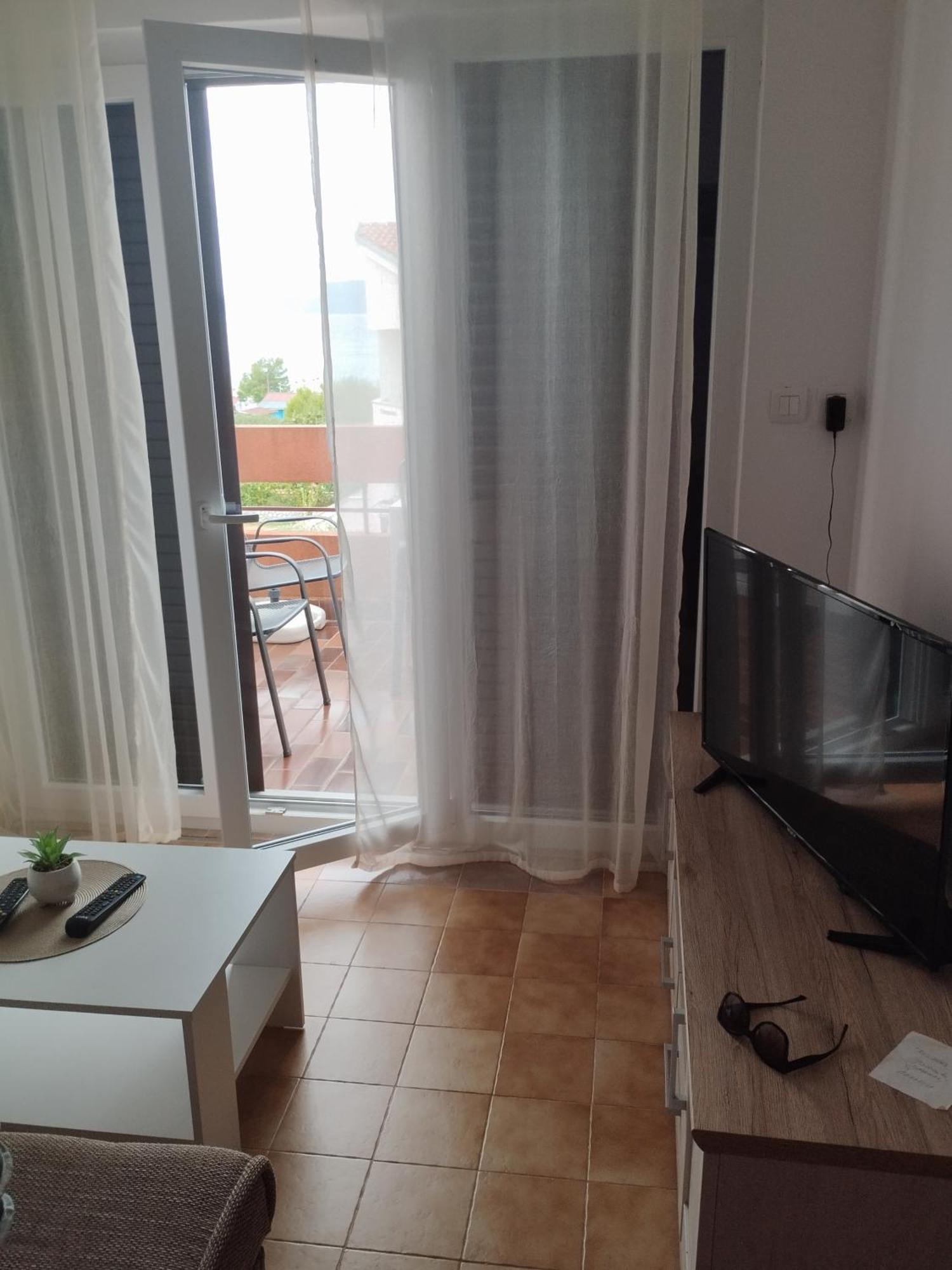 Family Apartments Tomy Punat Buitenkant foto