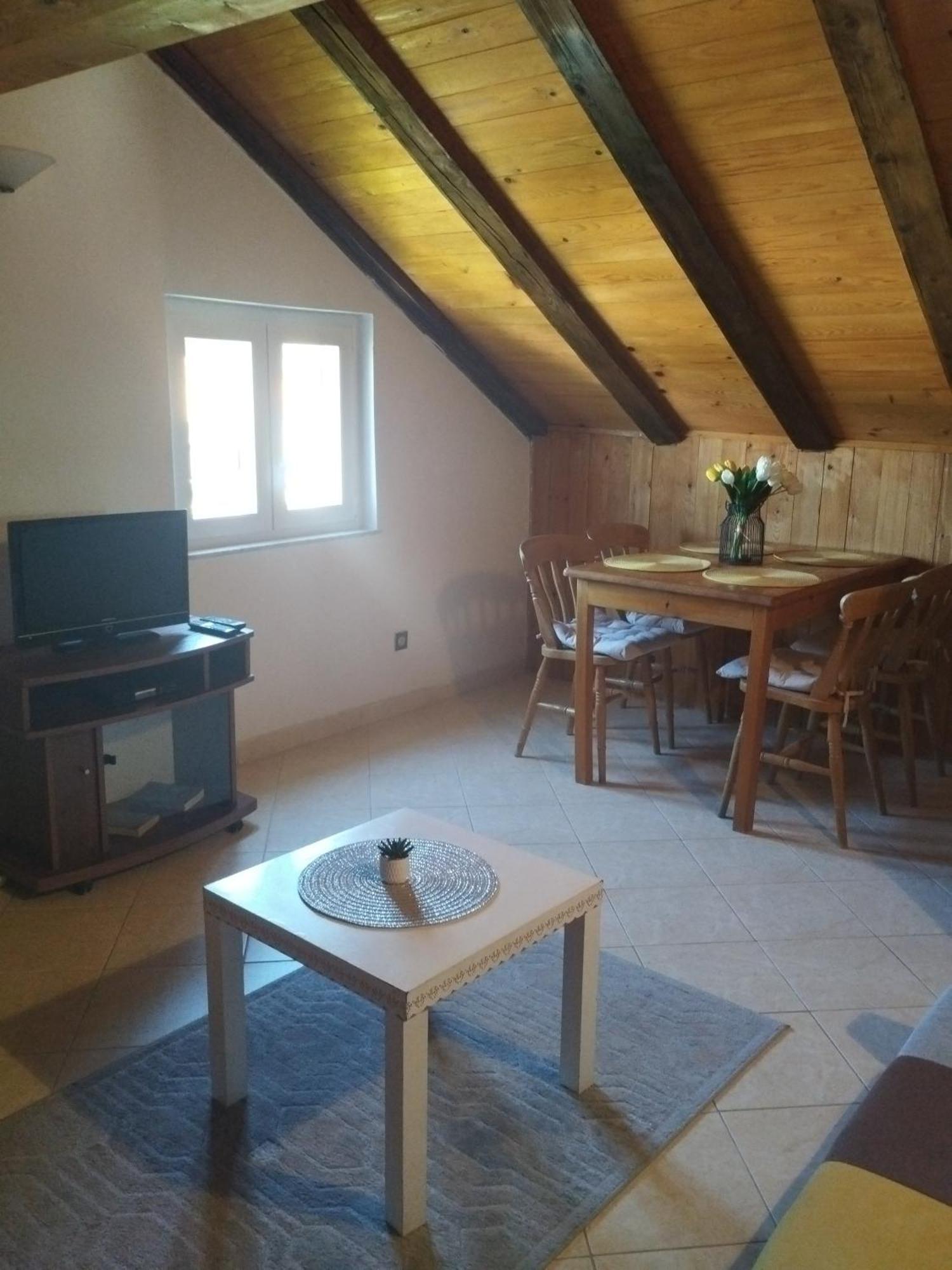 Family Apartments Tomy Punat Buitenkant foto